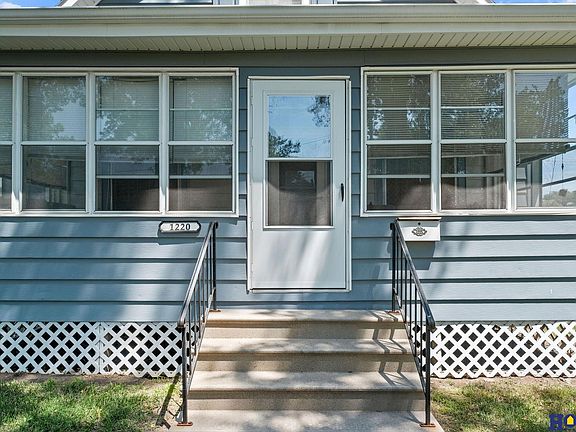 3rd image of 1220 Plum St