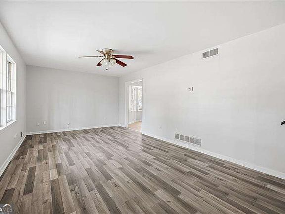 5th image of 3667 Humphries Hill Rd