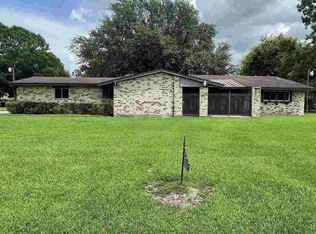 2707 Seattle St, Nederland, TX 77627
