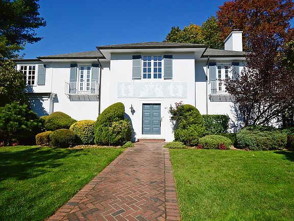 2nd image of 41 Nassau Dr