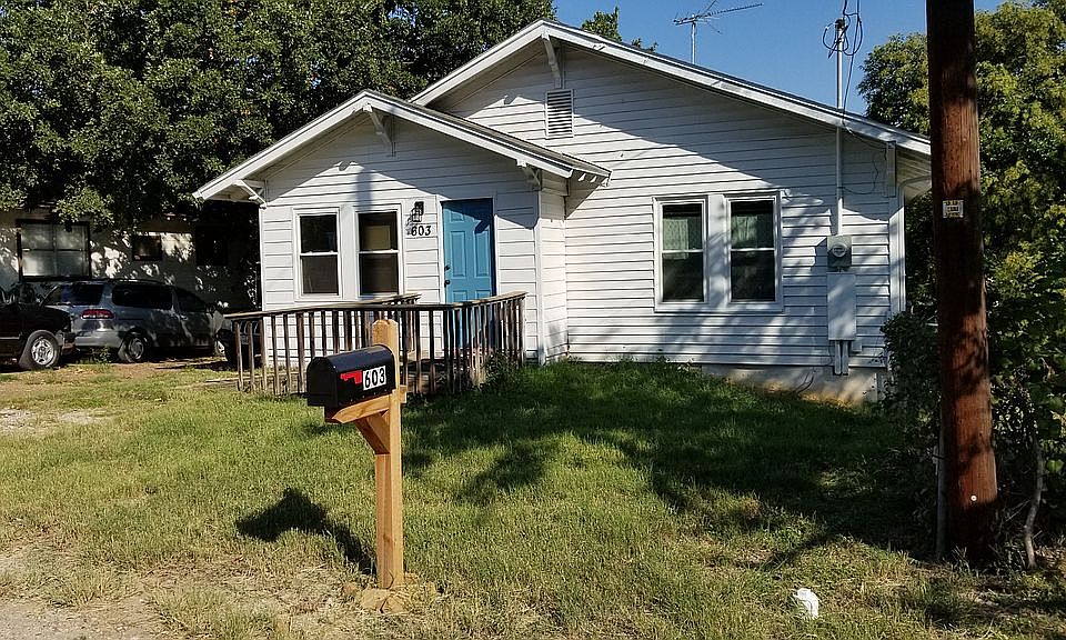1st image of 603 SE 18th St