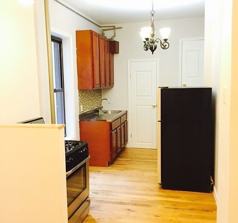 1st image of 216 Putnam Ave #A1