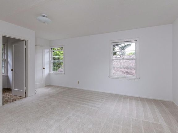5th image of 758 Gilbert Ave