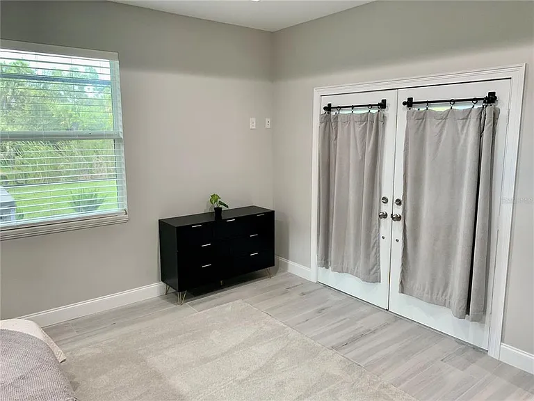 2129 Lorraine Dr — Photo 19