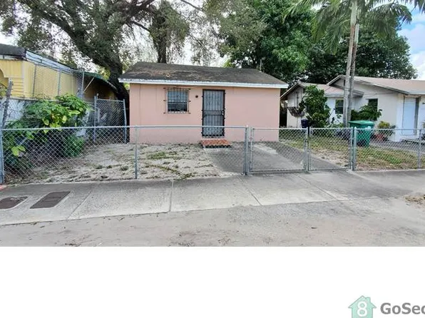 8050 NW 11th Ct, Miami, FL 33150
