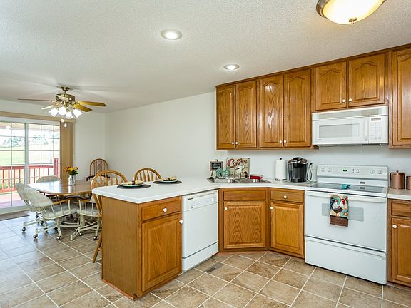 2nd image of 378 Diana Ct