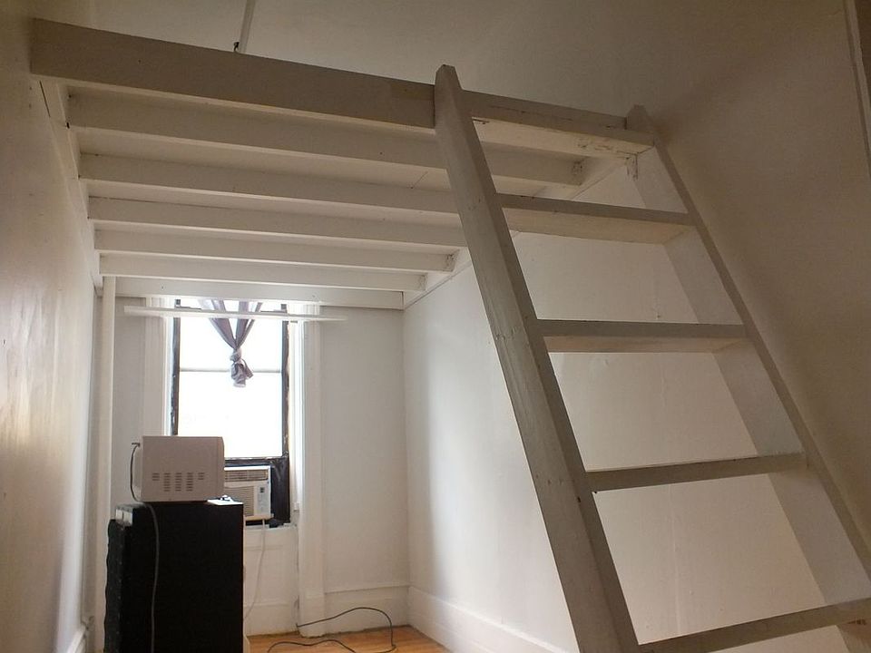 2nd image of 345 W 46th St APT 10
