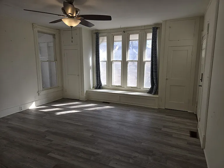 102 Emerson St — Photo 10