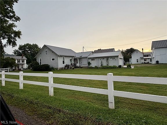 3rd image of 475 E Bell Ave
