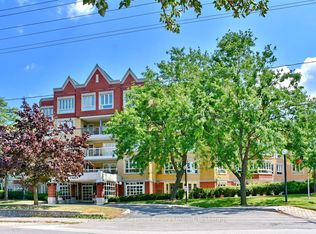 16 Raglan St #210, Collingwood, ON L9Y 4Y2