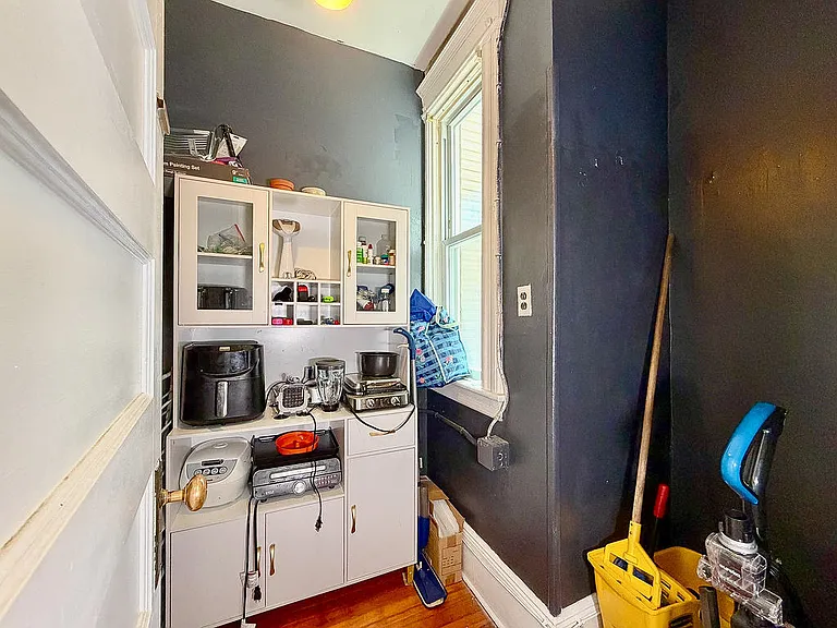 192 Griffith St — Photo 14