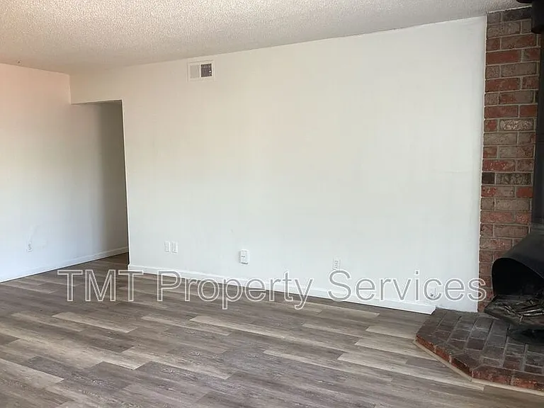 5519 Keoncrest Cir #4 — Photo 7