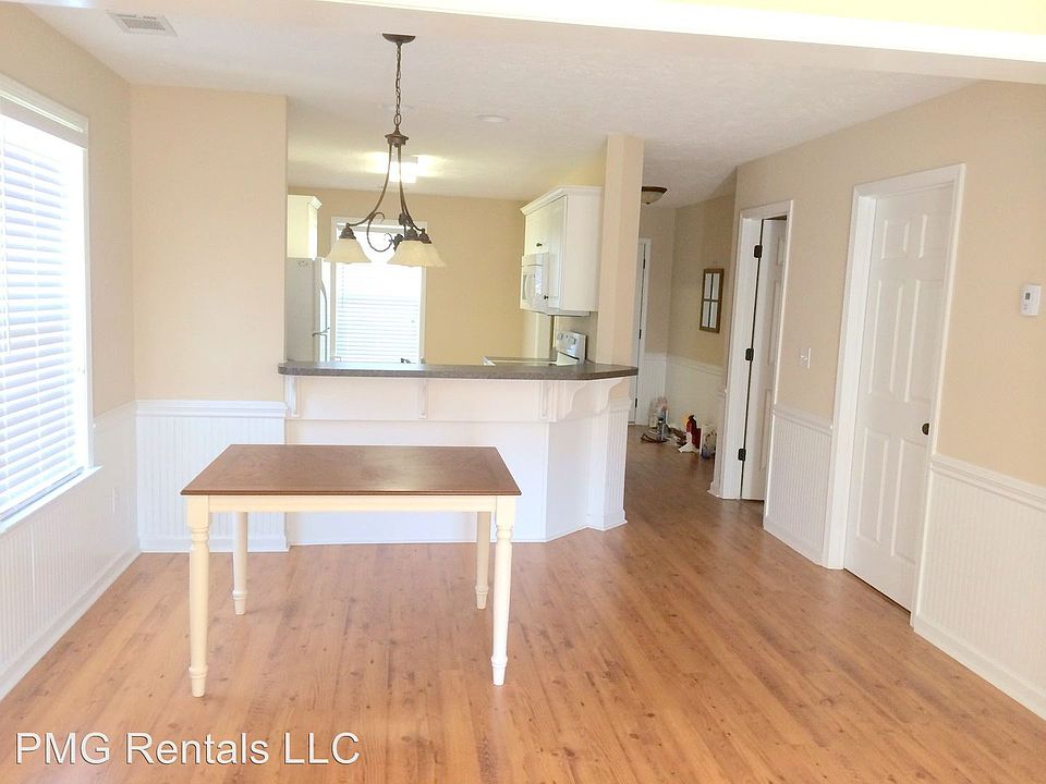 1st image of 225 Sunview Dr
