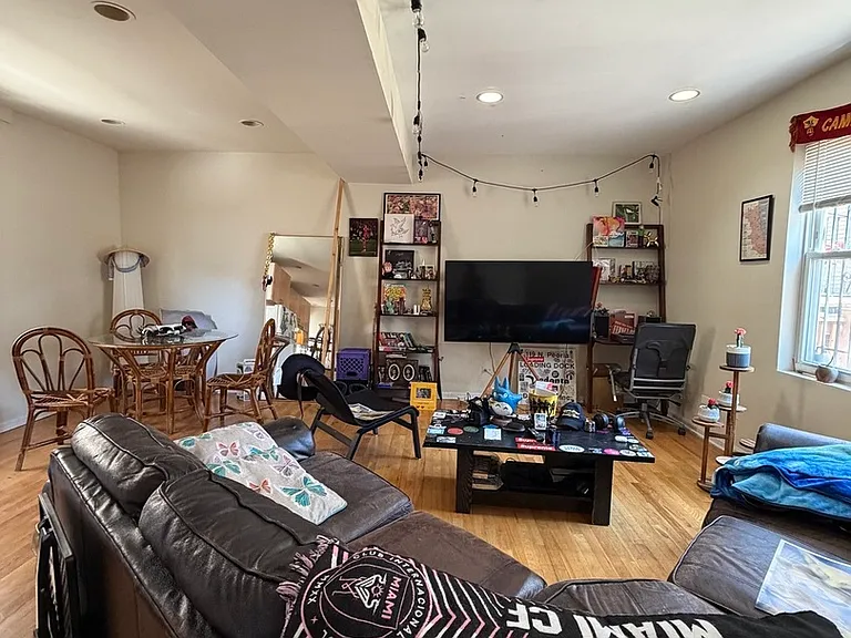 518 N May St #CH — Photo 10