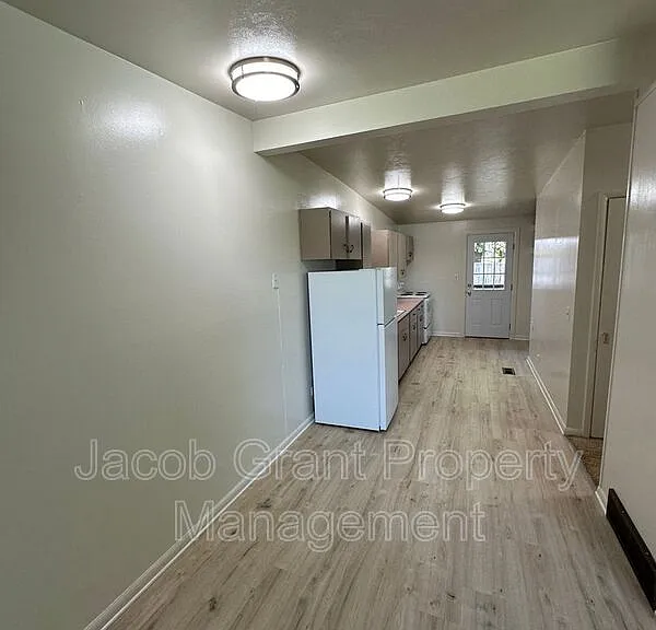 847 Cleveland St — Photo 3