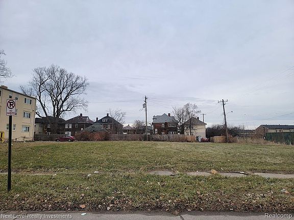 2nd image of 1954 Blaine St