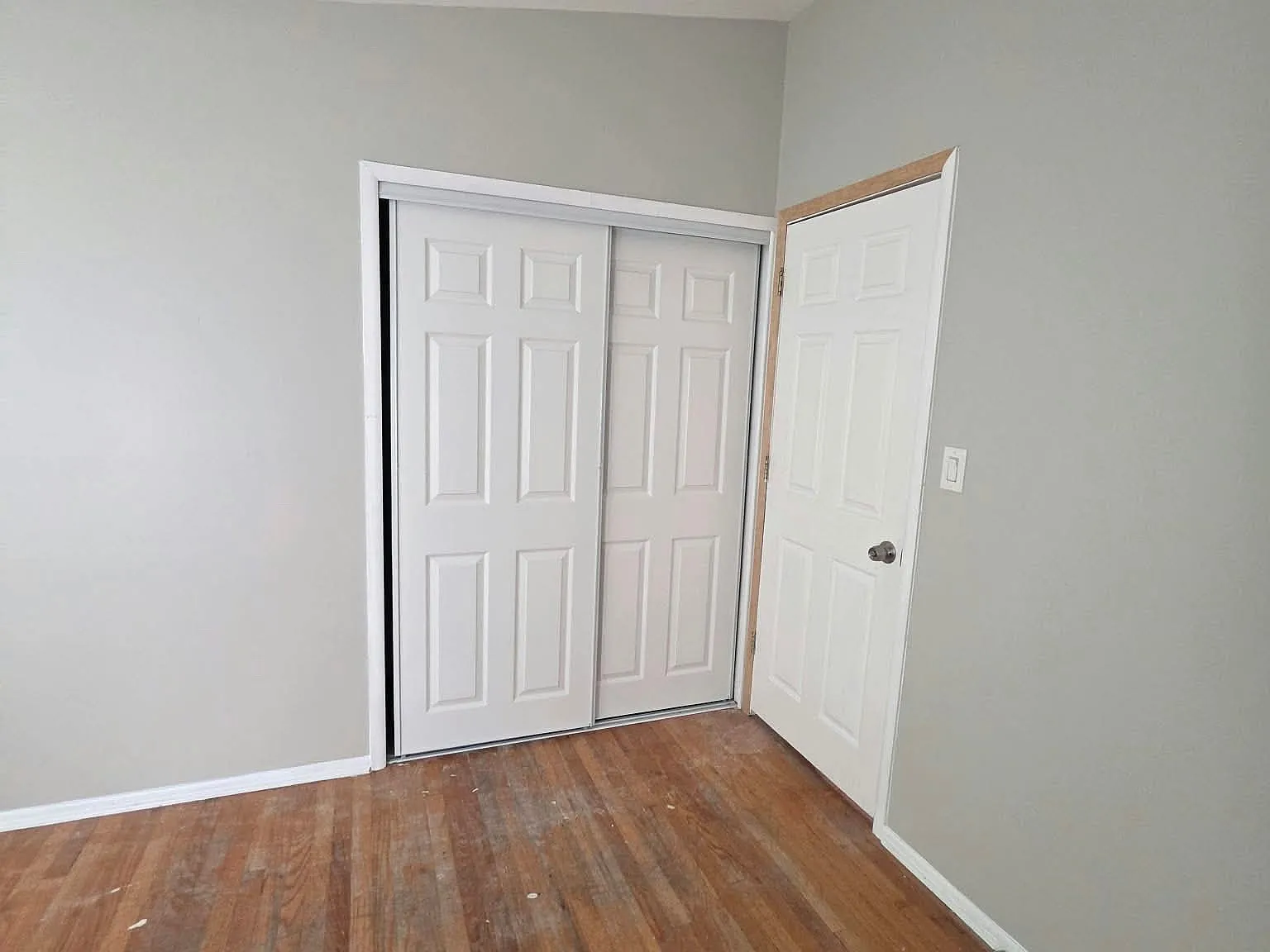 3 bed, 1.5 bath, 1600 sqft, $2,200 — Photo 2
