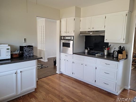 4th image of 150 Burlington Pl