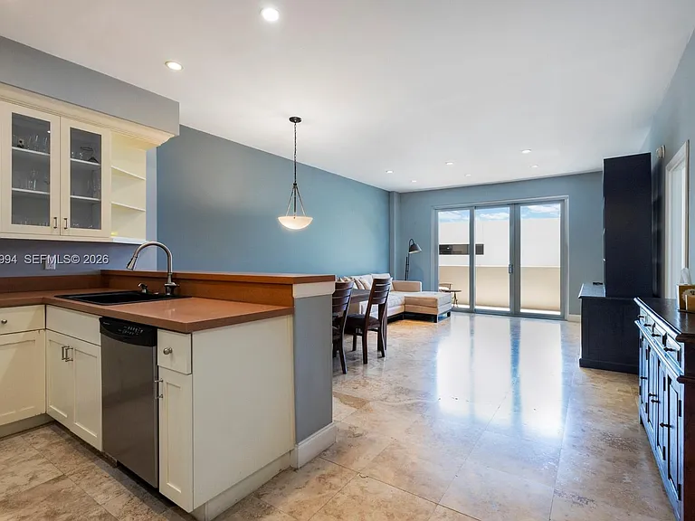 5 Island Ave #LE — Photo 1