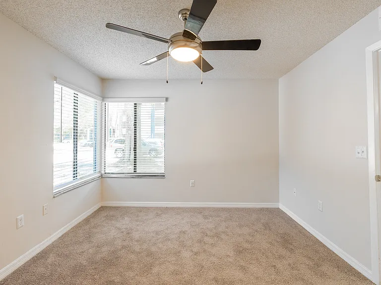 Fisherman's Landing Apartment Homes — Photo 8