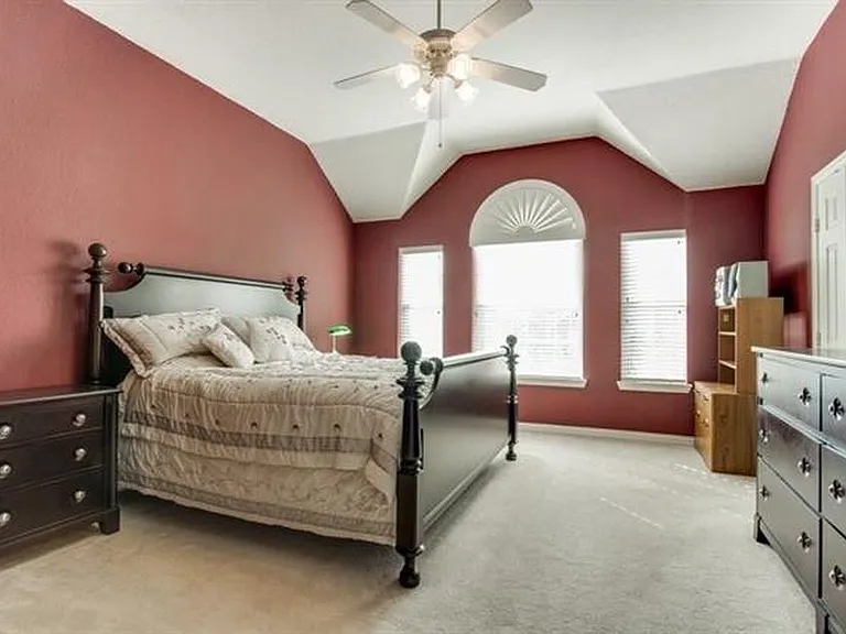 1016 Thorncliff Trl — Photo 14