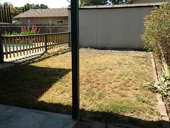 4th image of 1024 Royal Oaks Dr