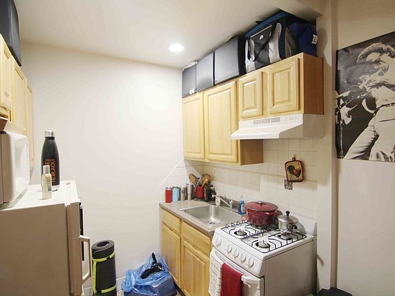 5th image of 53 Saint Marks Ave APT 1