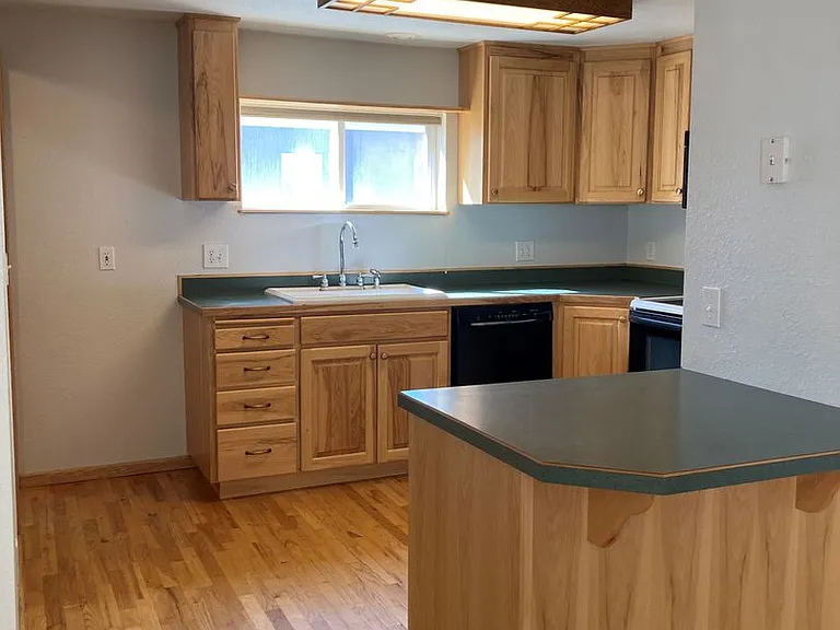700 S 46th Ave — Photo 14