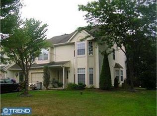 6 Holly Cir, Newtown, PA 18940