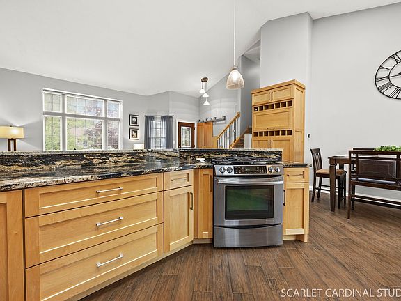 3rd image of 315 Churchill Ln