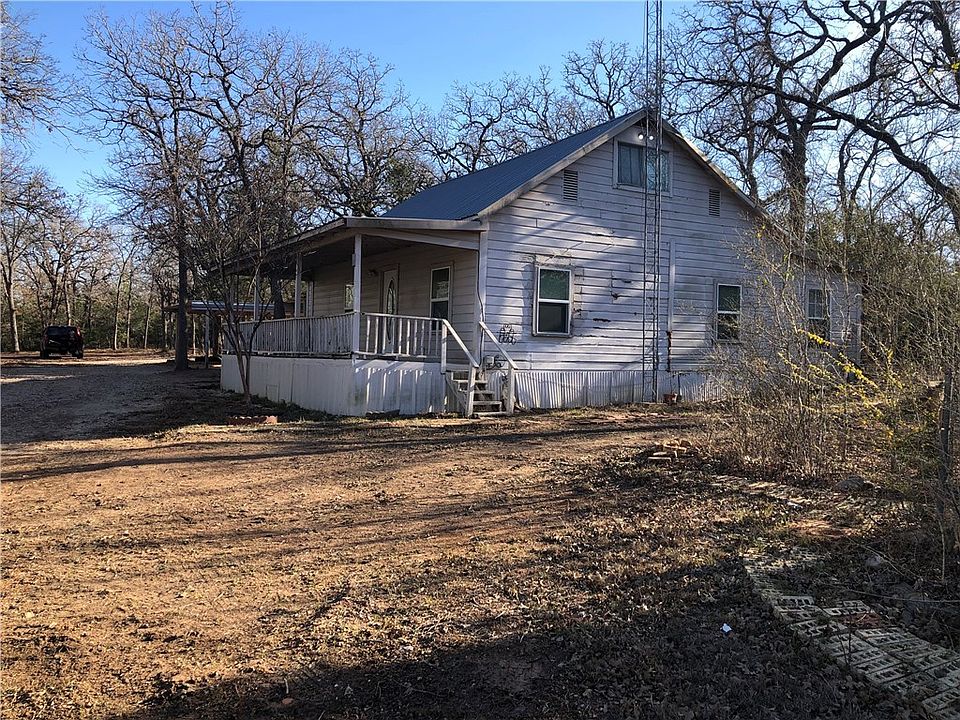 1st image of 950 Deer Hill Dr