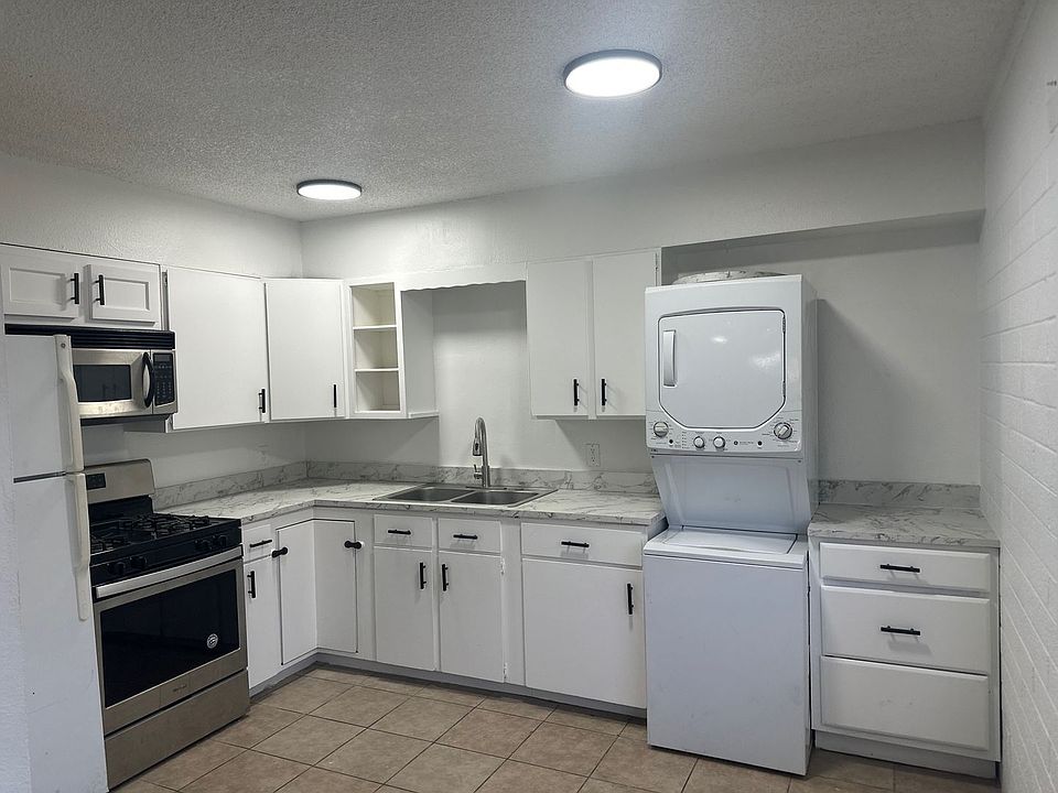 1st image of 2525 N 52nd St APT 6