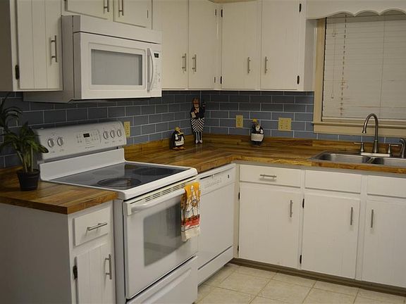 4th image of 310 Oakwood Dr