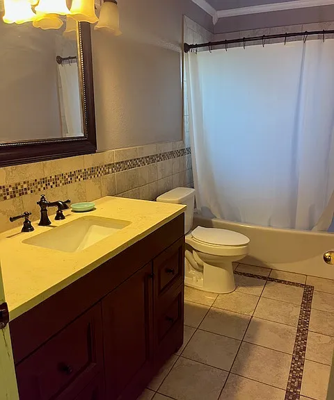 2407 Arlington Pl — Photo 12