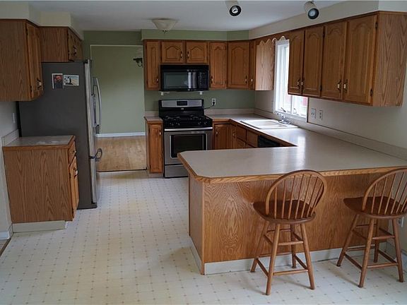 4th image of 115 Fleetwood Ln