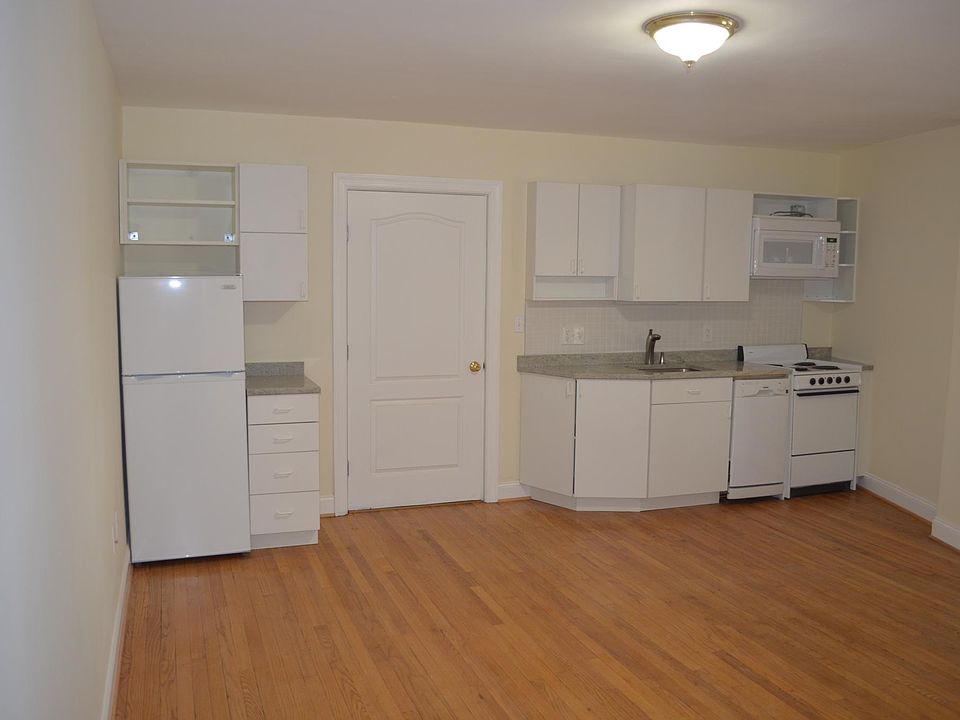 KITCHEN OPEN TO LIVING ROOM