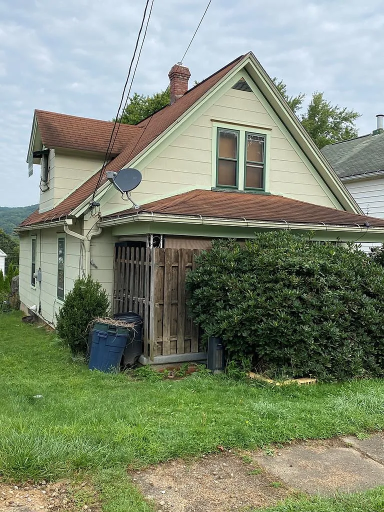 64 Park St photo 1