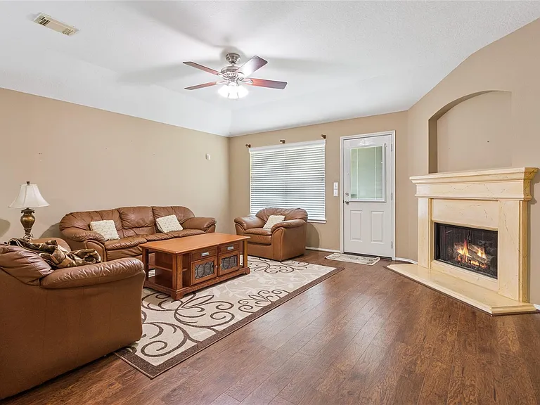 10306 Logan Bridge Ln — Photo 7