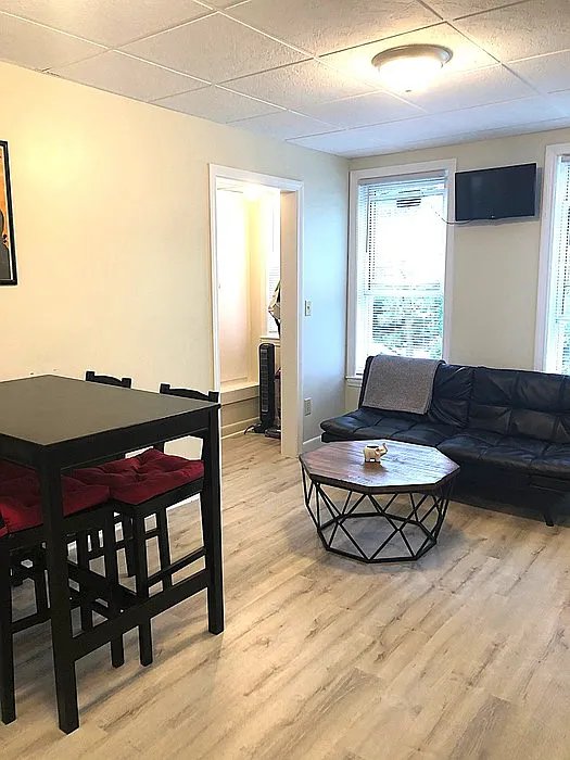 3 bed, 1.0 bath, $3,650 — Photo 4