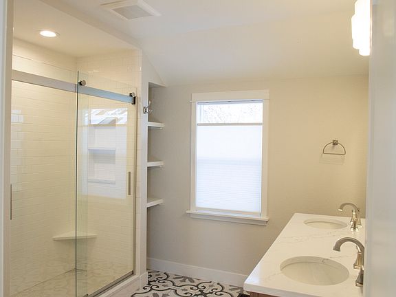 New patterned tile floor