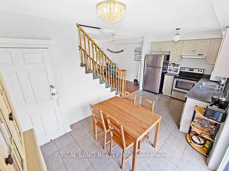 31 Poplar Plains Rd — Photo 9