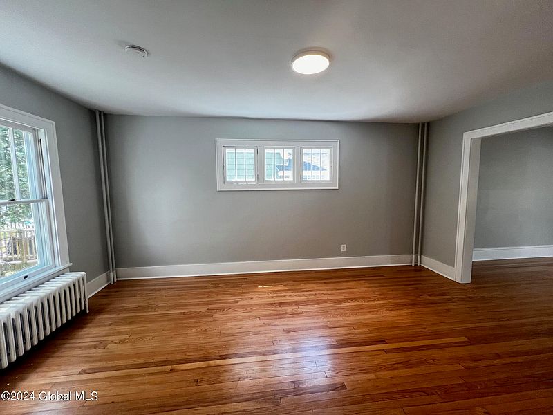 3rd image of 51 Elsmere Avenue
