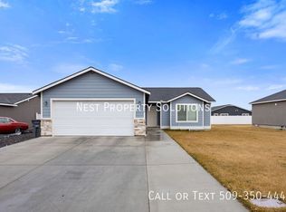 935 E Mount Adams St, Othello, WA 99344