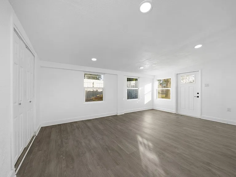 3815 S Summerlin Ave — Photo 3