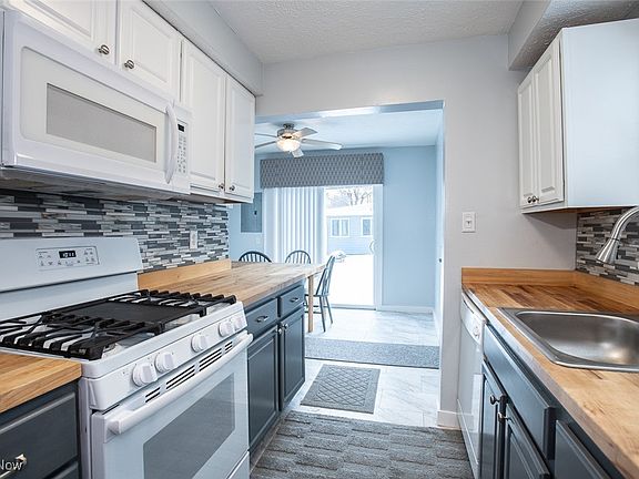 3rd image of 4309 W 191st St