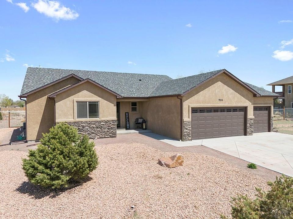 1st image of 926 S Monterosa Dr