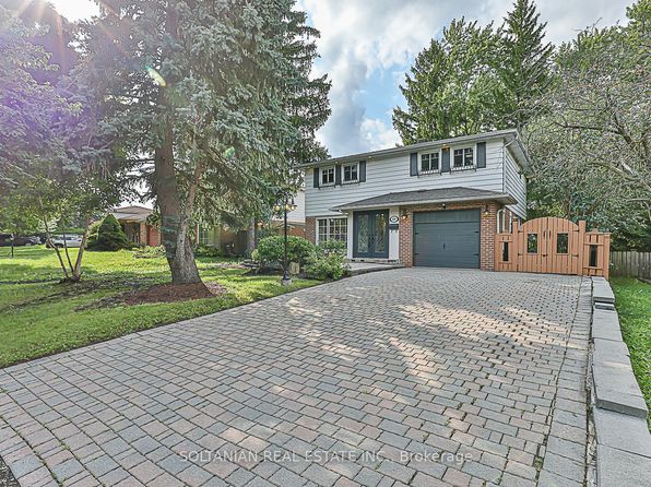 44 Royal Orchard Blvd, Markham, ON L3T 3C5