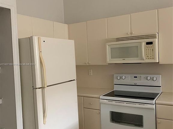 5th image of 1656 SE 29th Ct Unit 202