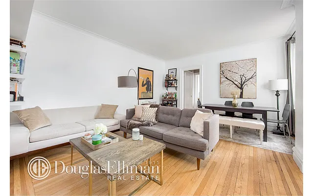 Sold by Douglas Elliman | media 24