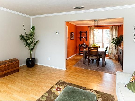 5th image of 3815 Pine Ct
